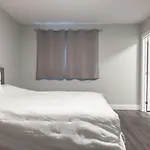 Entire Bachelor Unit En-Suite Uptown Waterloo - E5