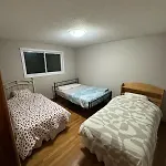 Room Near University Of Waterloo-Kitcehener-Downtown