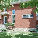 Entire 2 Bedroom Apartment Uptown Waterloo - E2
