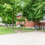 Entire 2 Bedroom Apartment Uptown Waterloo - E1