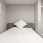 Entire 2 Bedroom Apartment Uptown Waterloo - E1
