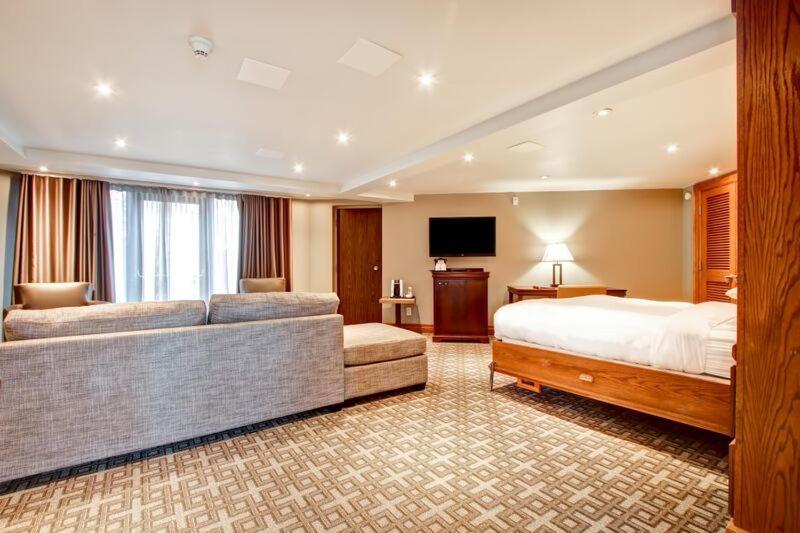 Hotel The Of Waterloo