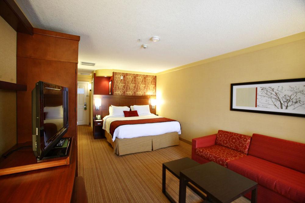 Courtyard By Marriott St. Jacobs Hotel Waterloo