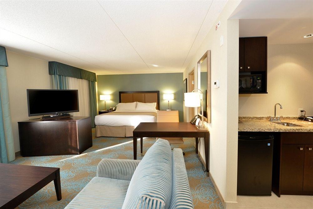 Hotel Express & - St. Jacobs Area By Ihg