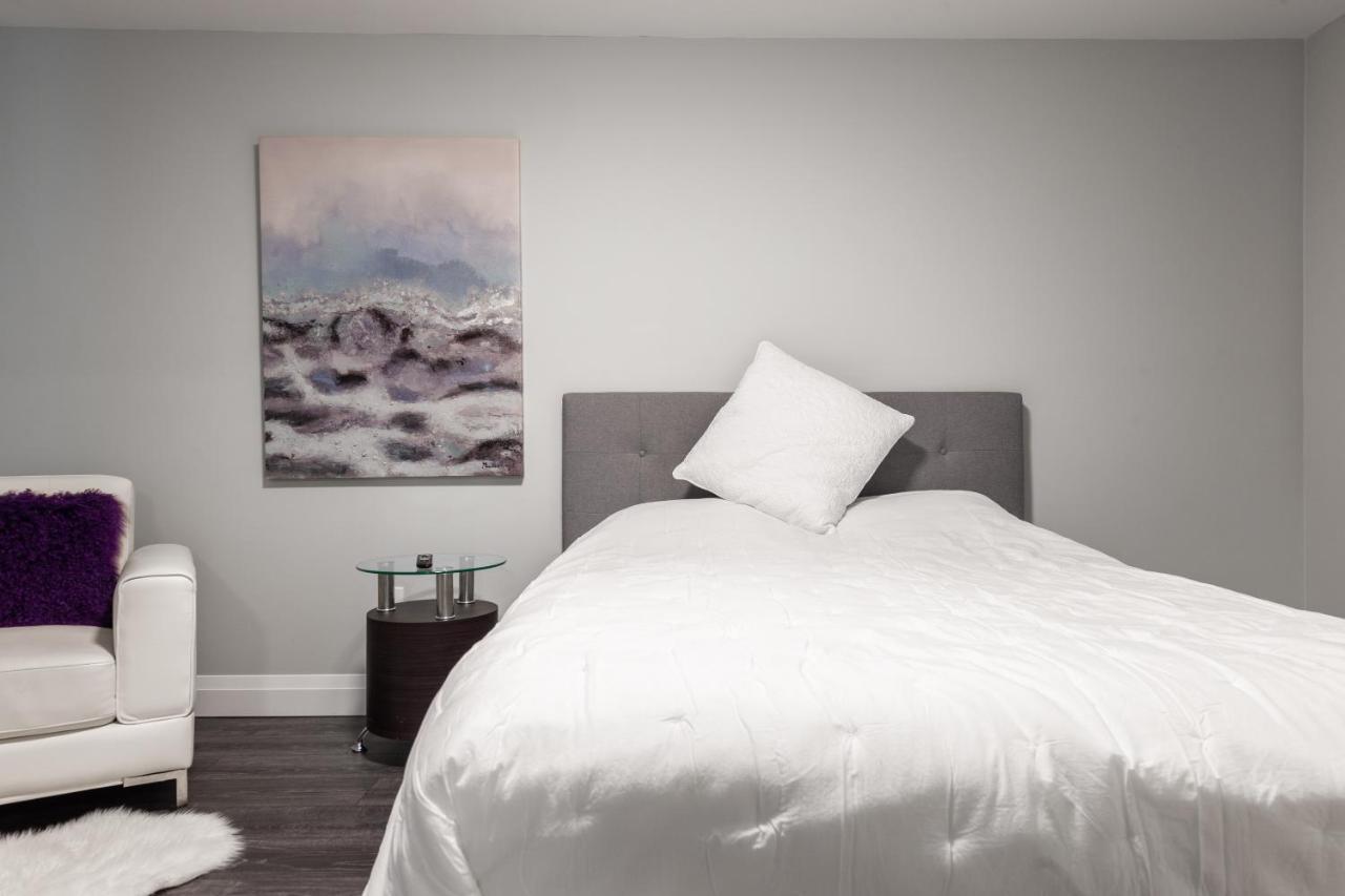 Apartment Entire Bachelor Unit En-suite Uptown - E5