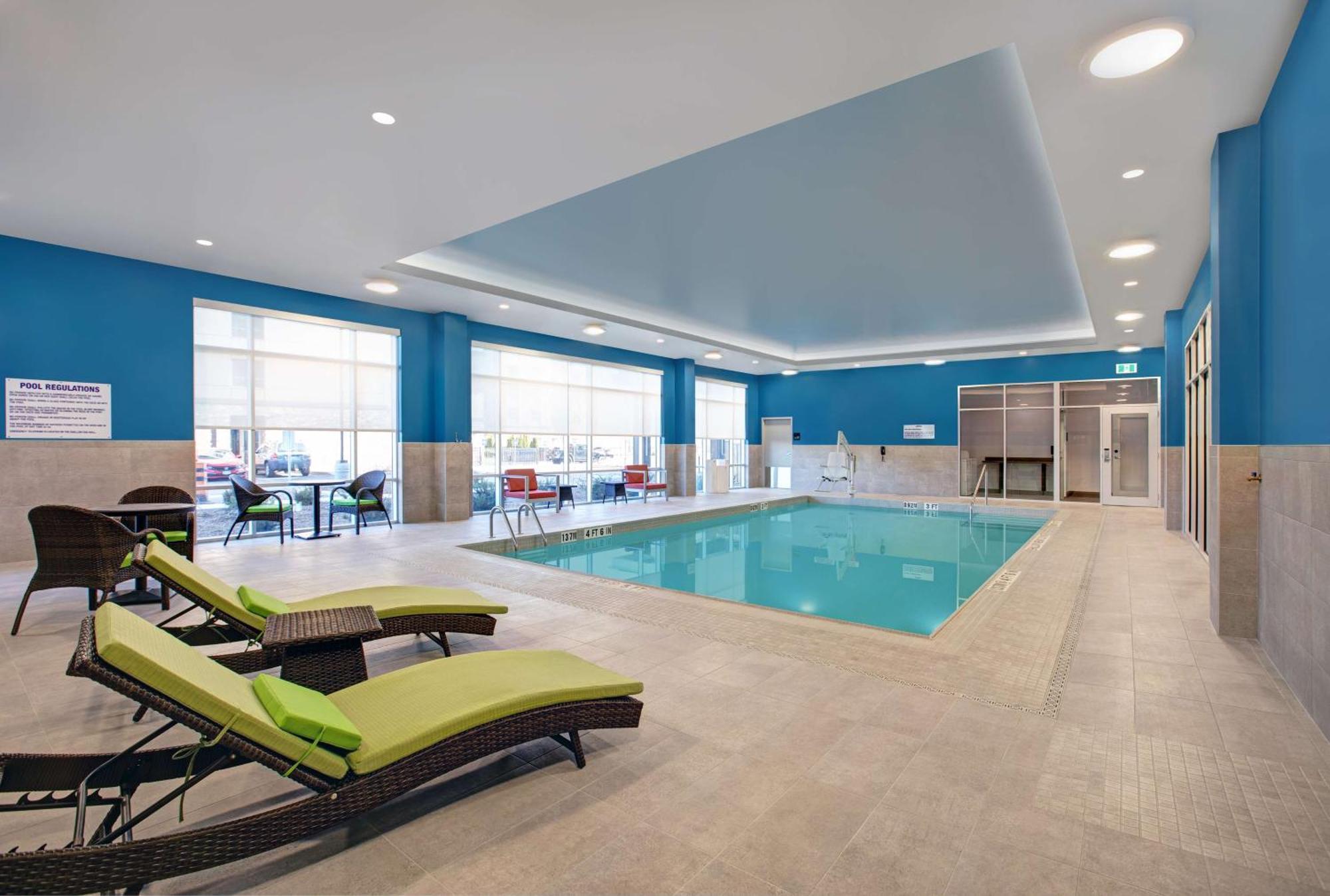Hampton & By Hilton St. Jacobs Hotel