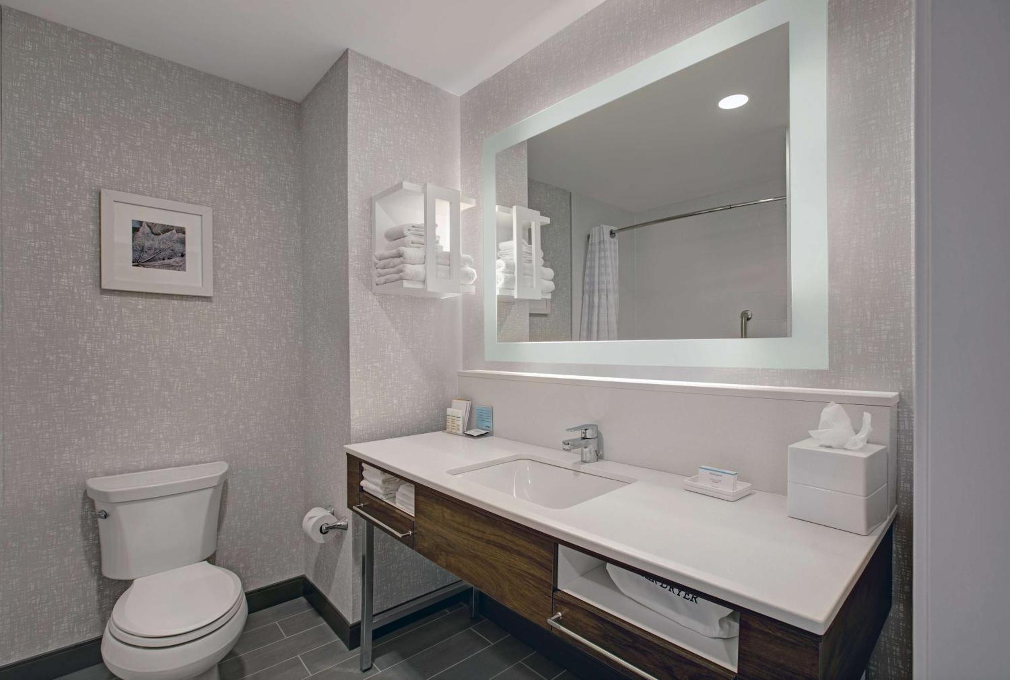 Hampton & By Hilton St. Jacobs 3*