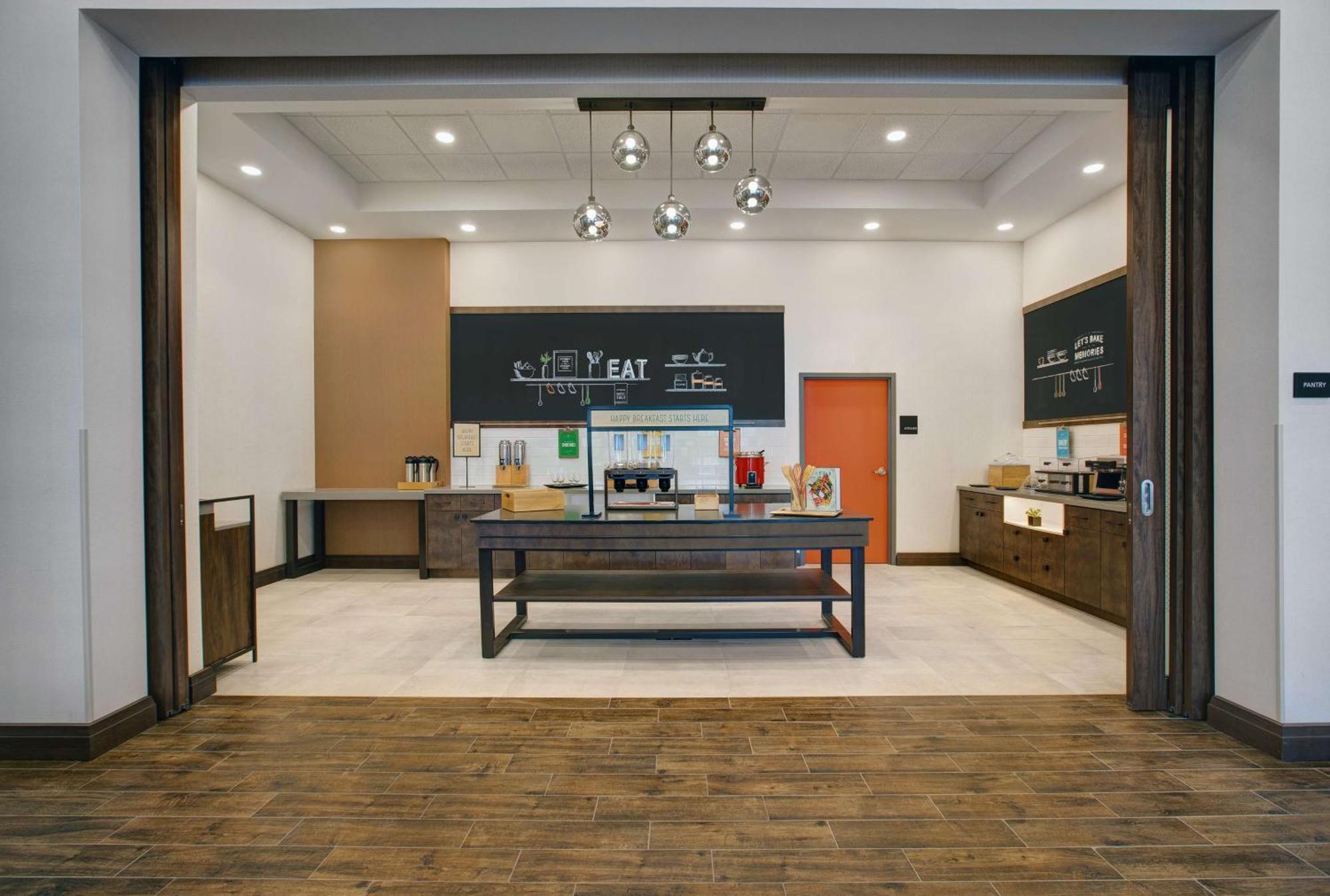 Hampton & By Hilton St. Jacobs 3*