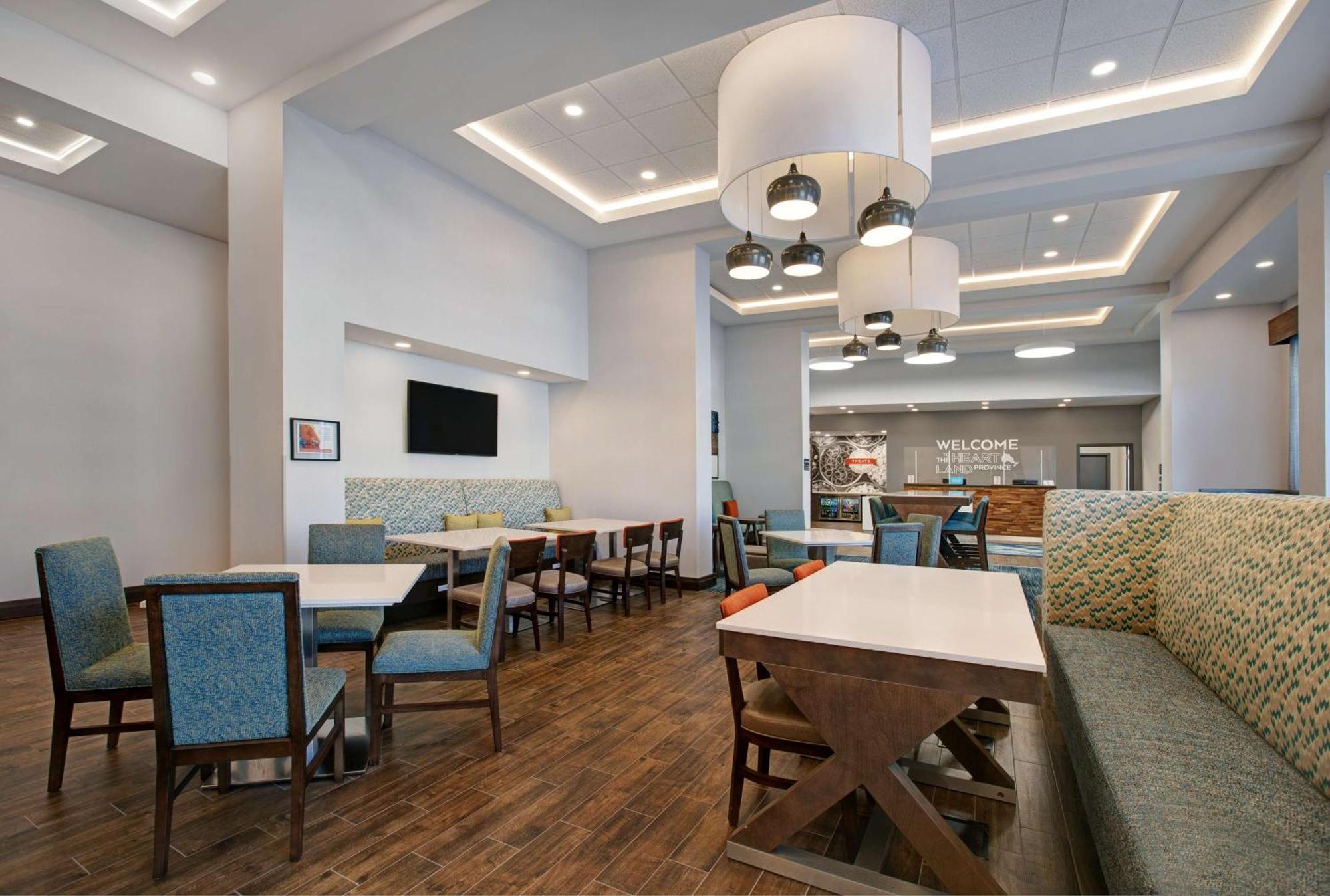 Hampton & By Hilton St. Jacobs