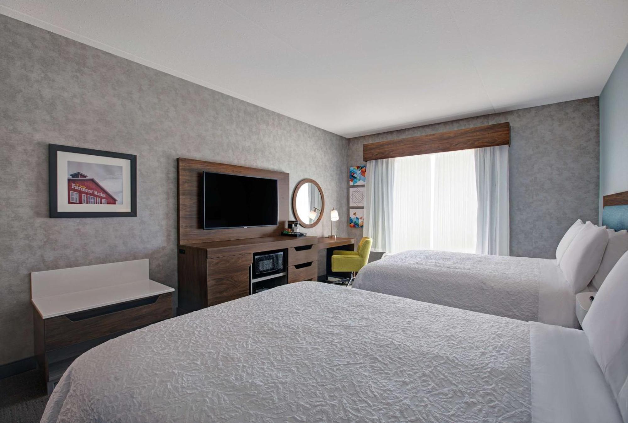Hampton & By Hilton St. Jacobs Hotel