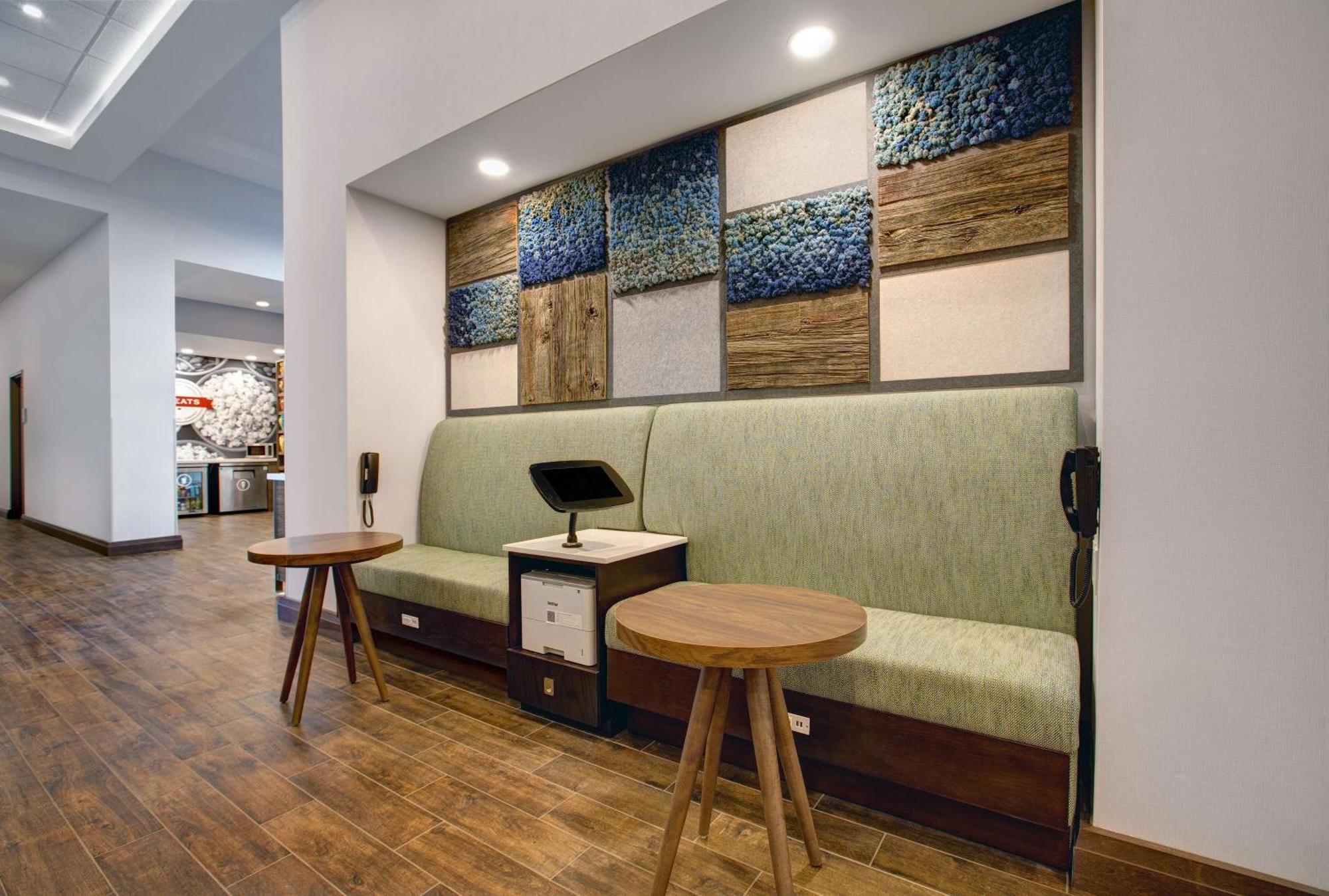 Hampton & By Hilton St. Jacobs Hotel 3*