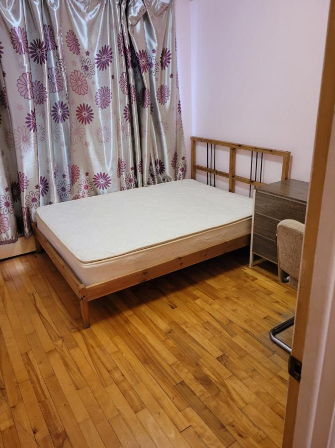 Aiyifan12138 Apartment