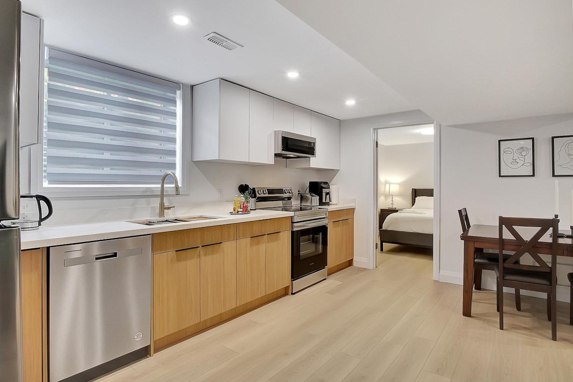 New Two Bedroom In Apartment *