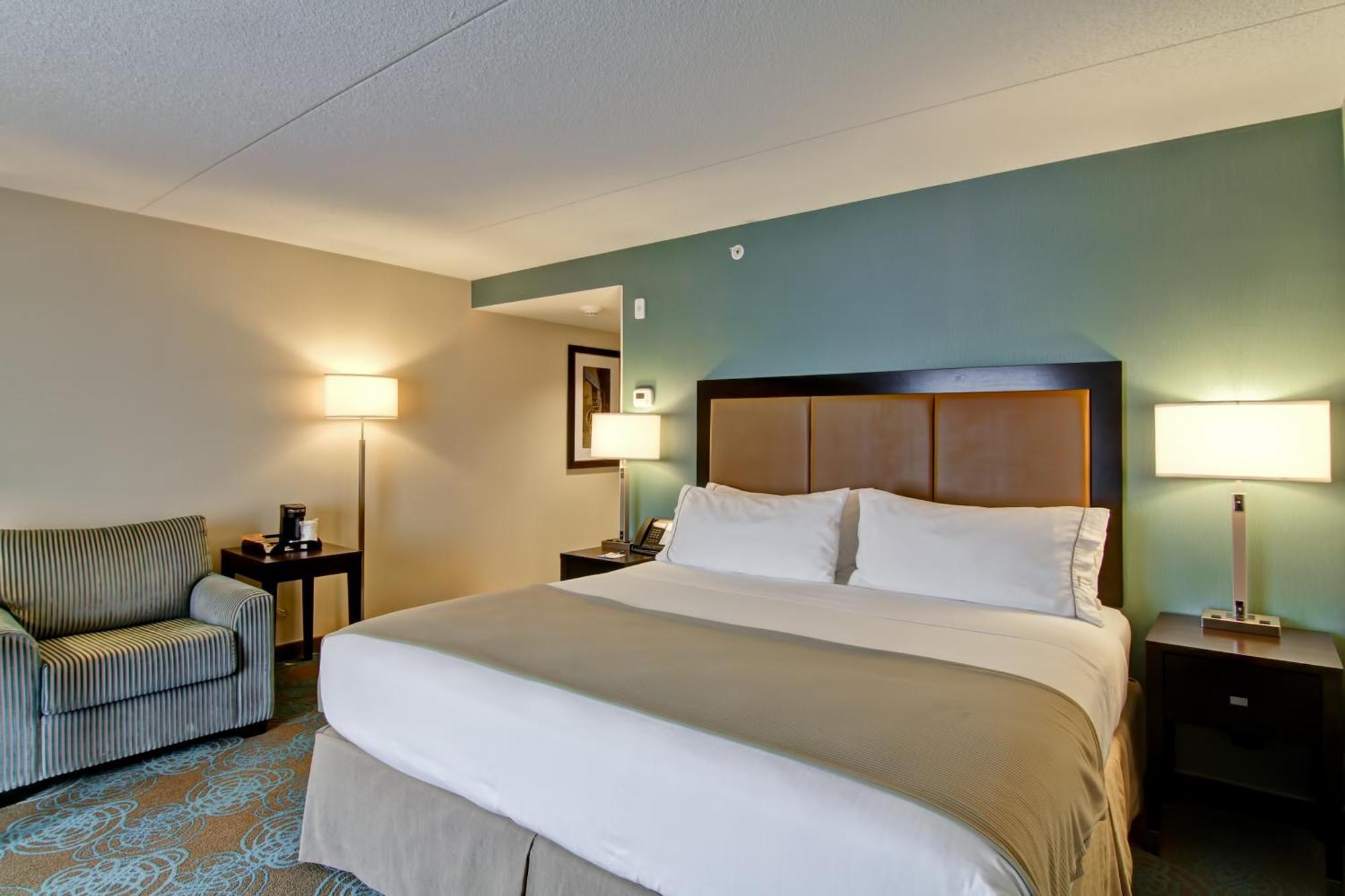 Express & - St. Jacobs Area By Ihg Hotel