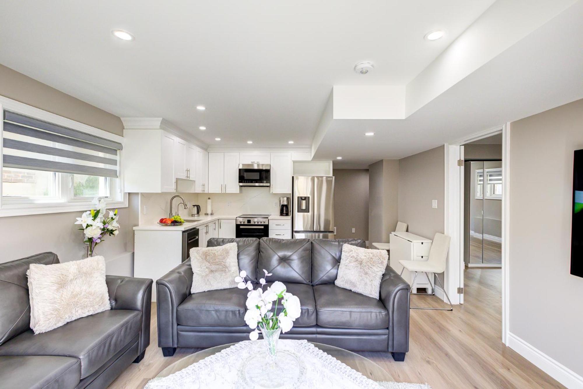 New Furnished 1bedroom Basement * Waterloo