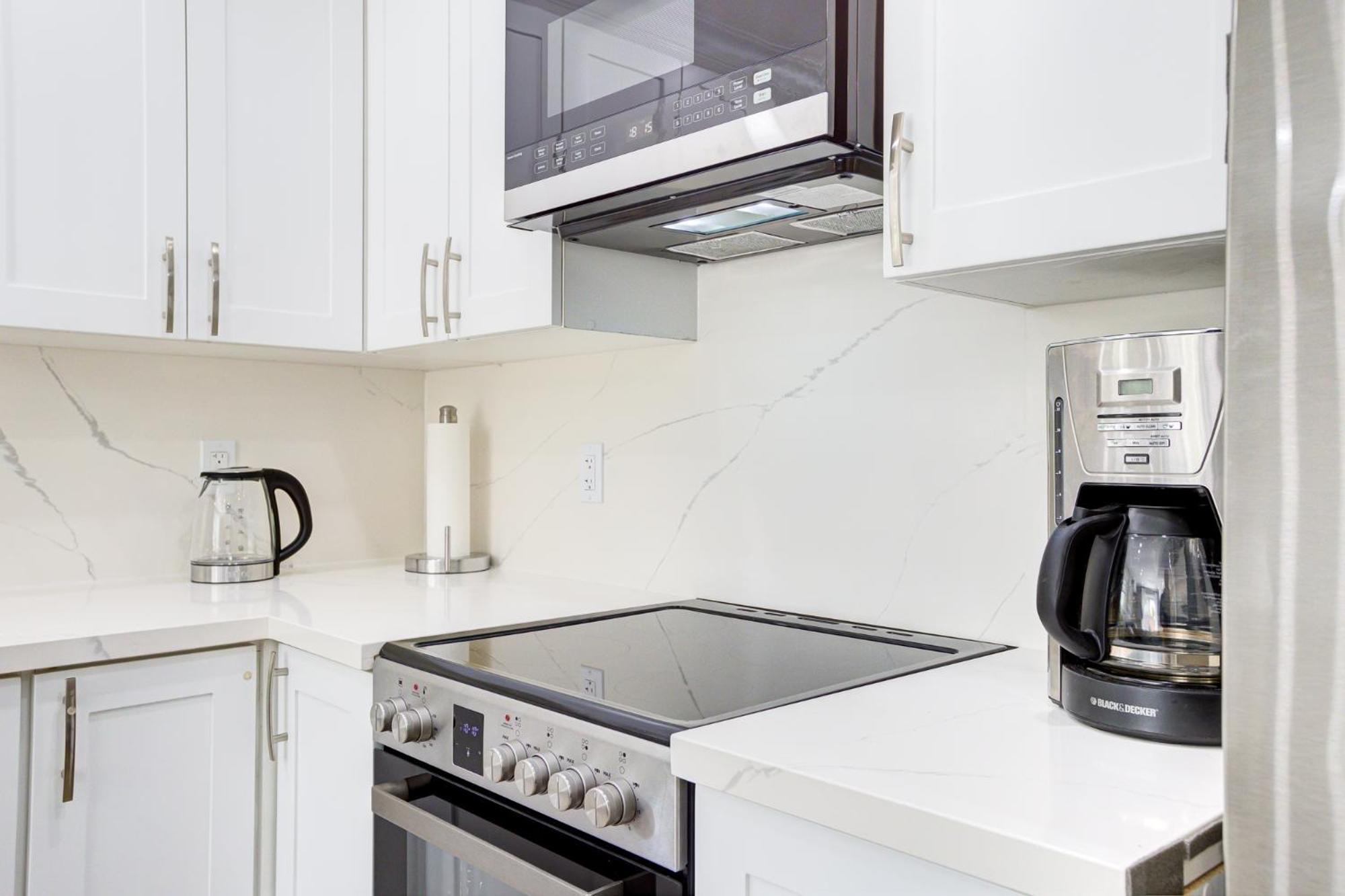 New Furnished 1bedroom Basement Apartment *