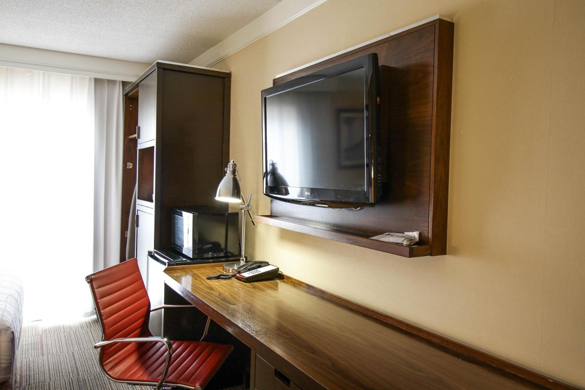 Hotel, Trademark Collection By Wyndham Hotel Waterloo