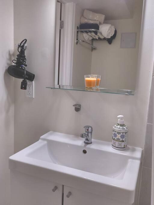 Apartamento Basement Near 24-7 Restraints *