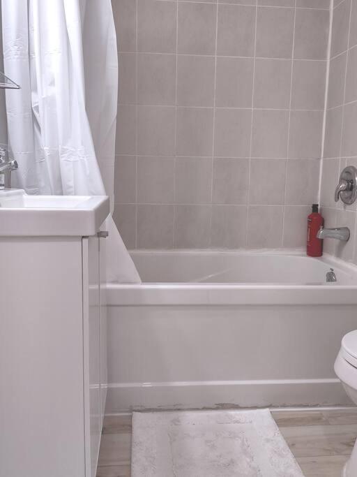 Apartamento Basement Near 24-7 Restraints