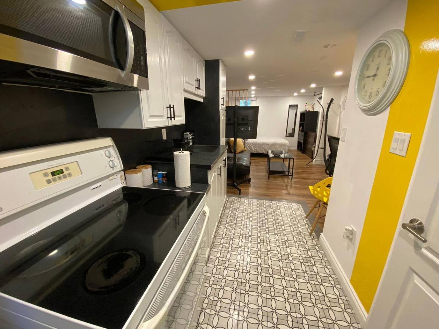 Private 1 Bedroom Near *