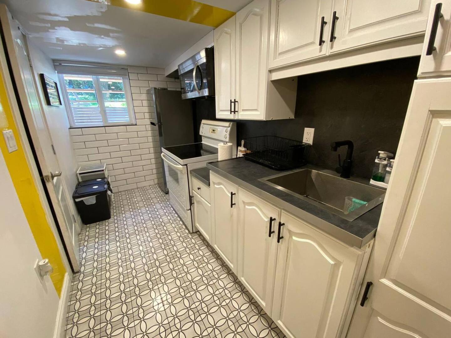 Private 1 Bedroom Near