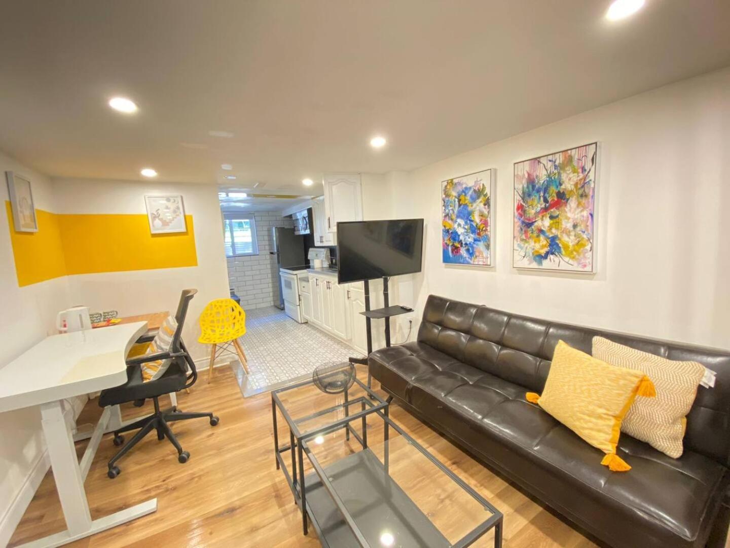 Private 1 Bedroom Near Apartment