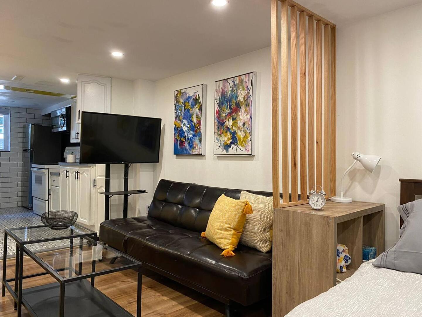 Apartment Private 1 Bedroom Near