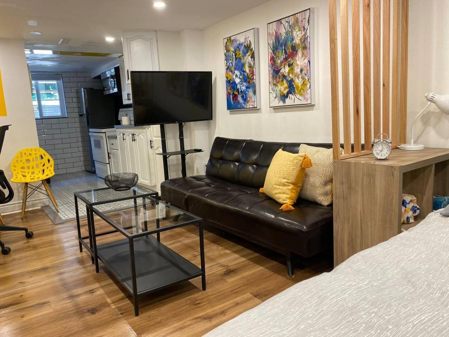 Private 1 Bedroom Near Apartment Waterloo