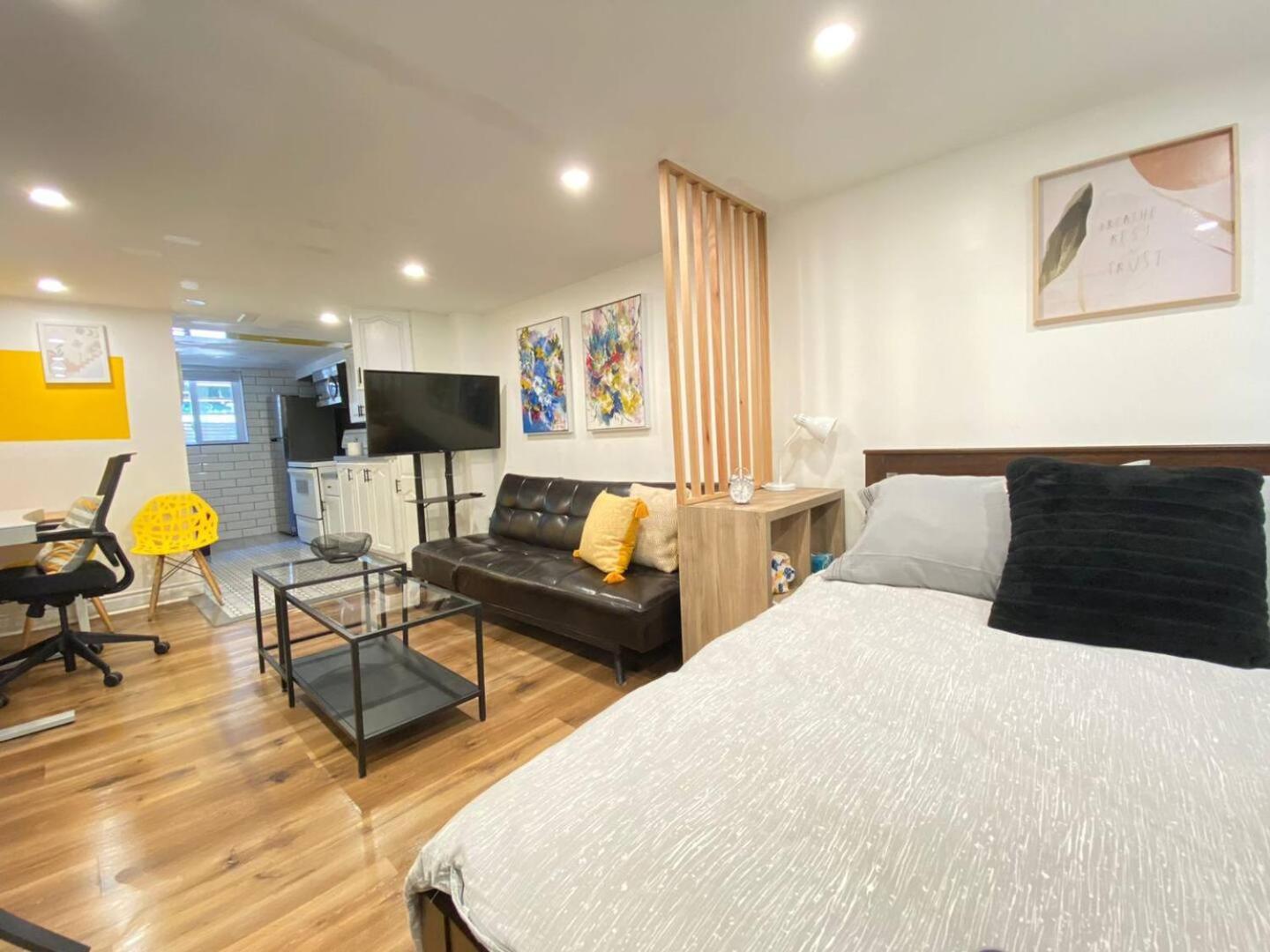 Private 1 Bedroom Near Apartment *