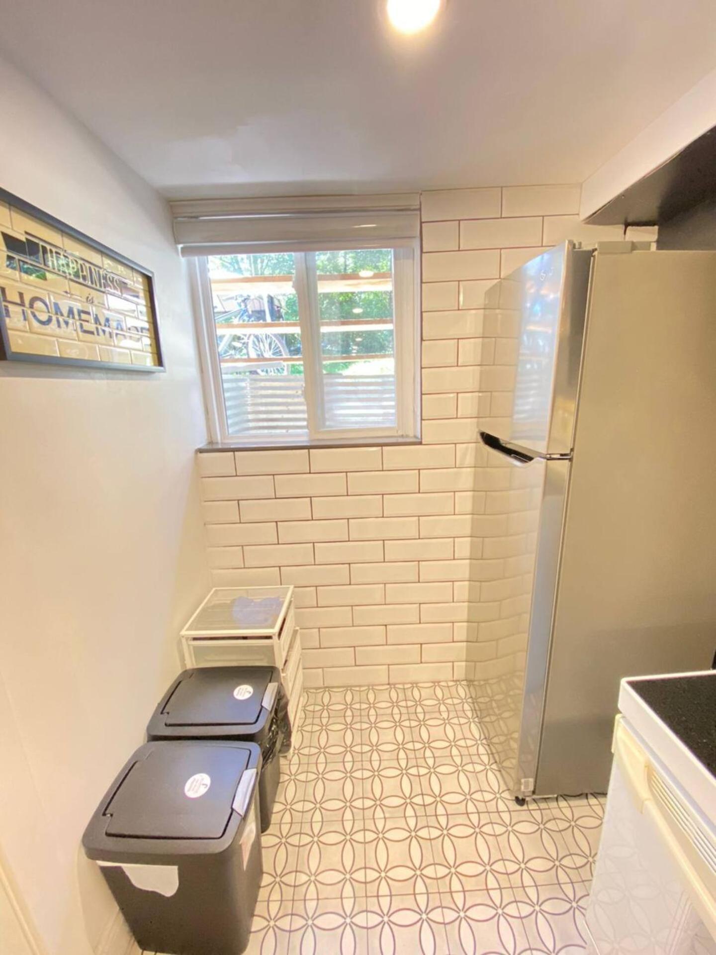 Private 1 Bedroom Near Apartment *