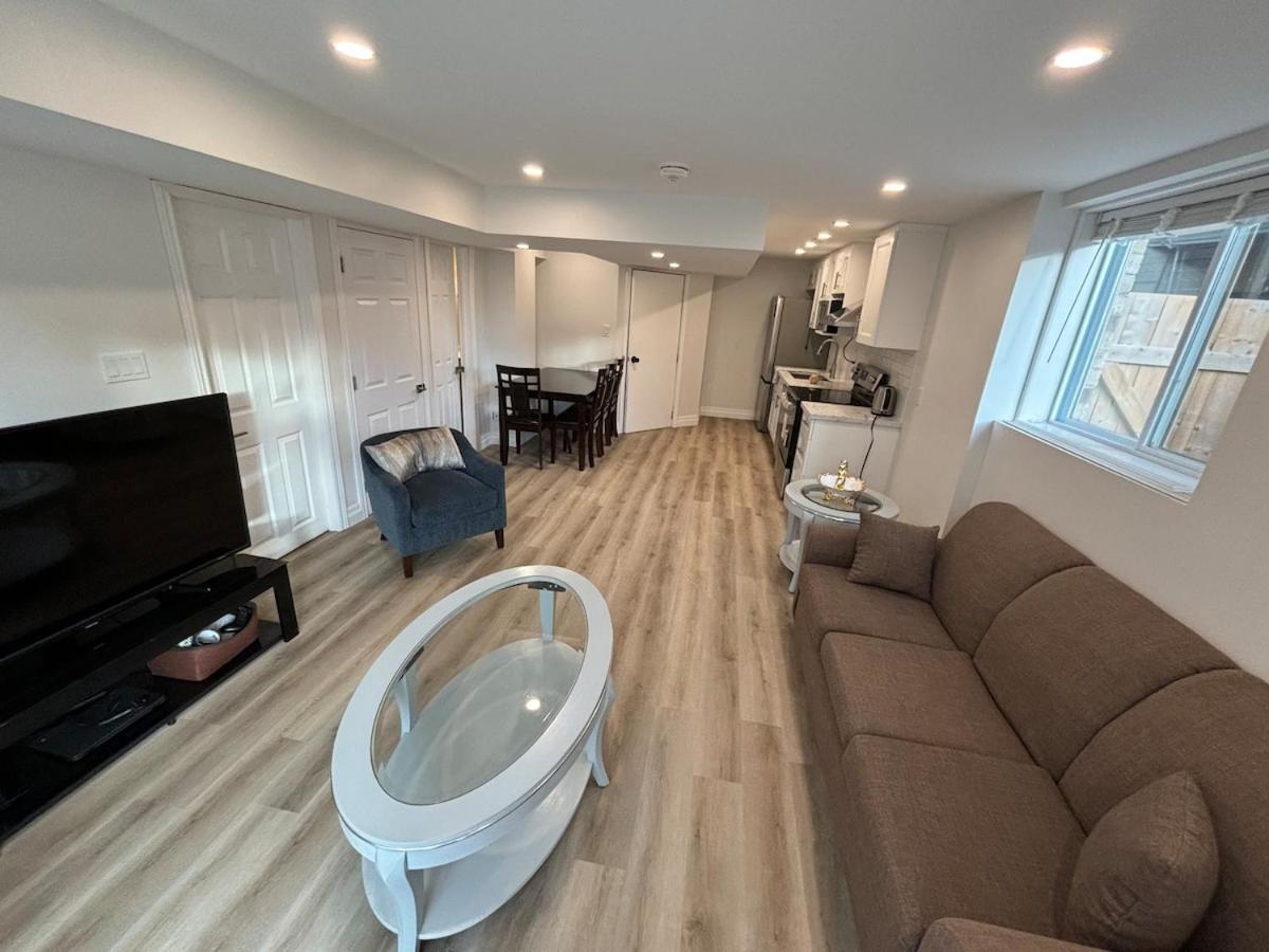 One-bedroom Unit At Vista Hill Apartment Waterloo