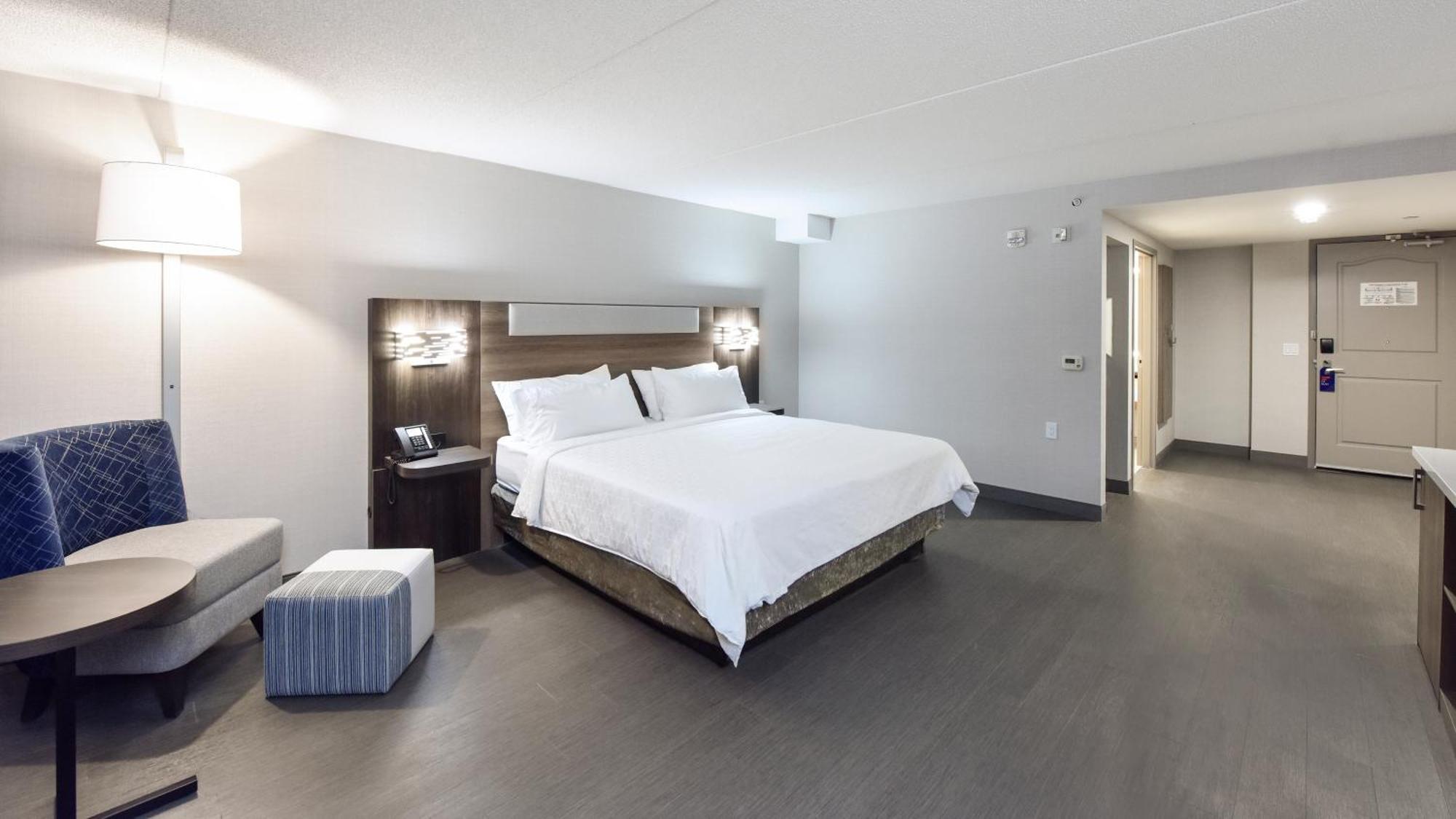 Hotel Express & - St. Jacobs Area By Ihg 2*