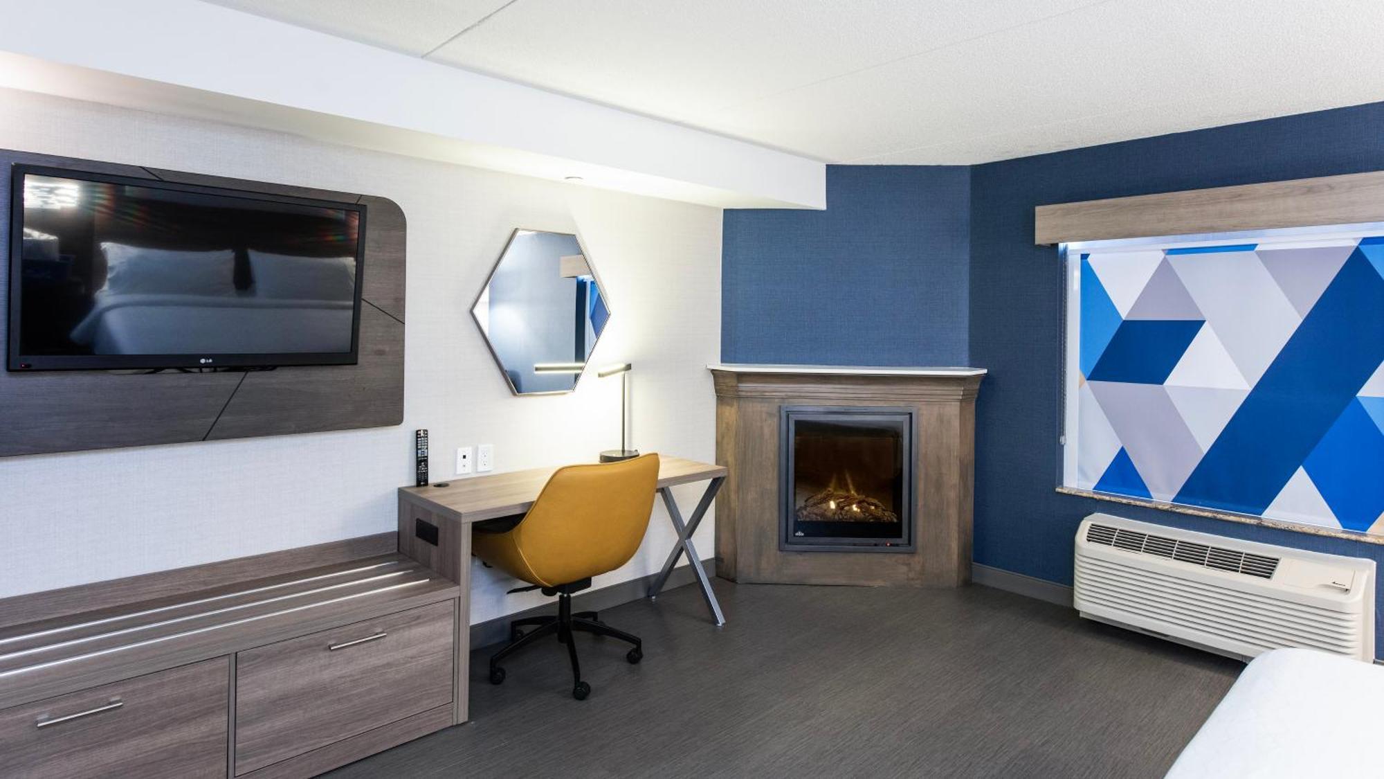 Hotel Express & - St. Jacobs Area By Ihg