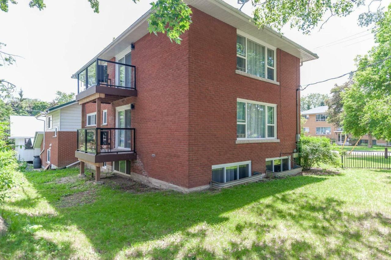 Entire 2 Bedroom Uptown - E2