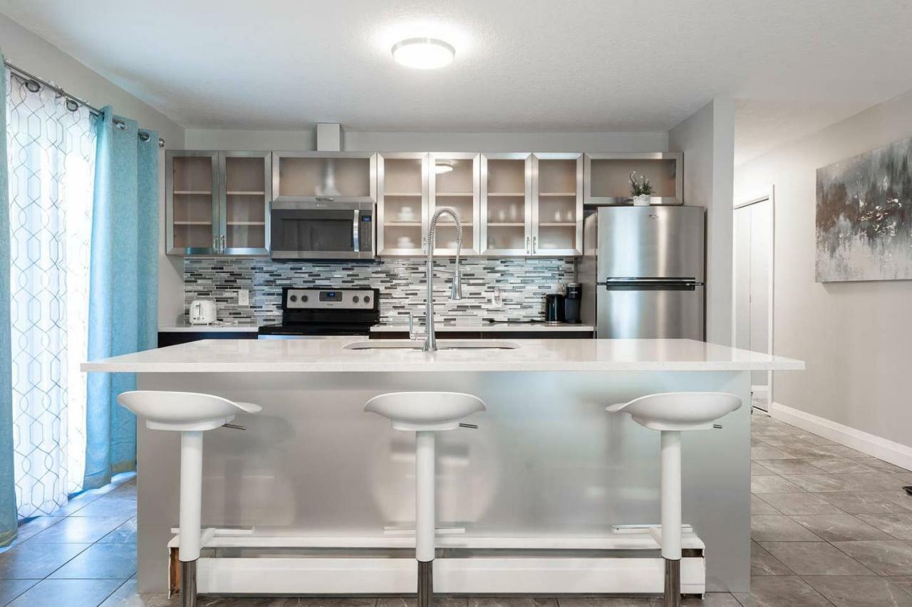 Apartment Entire 2 Bedroom Uptown - E2 *
