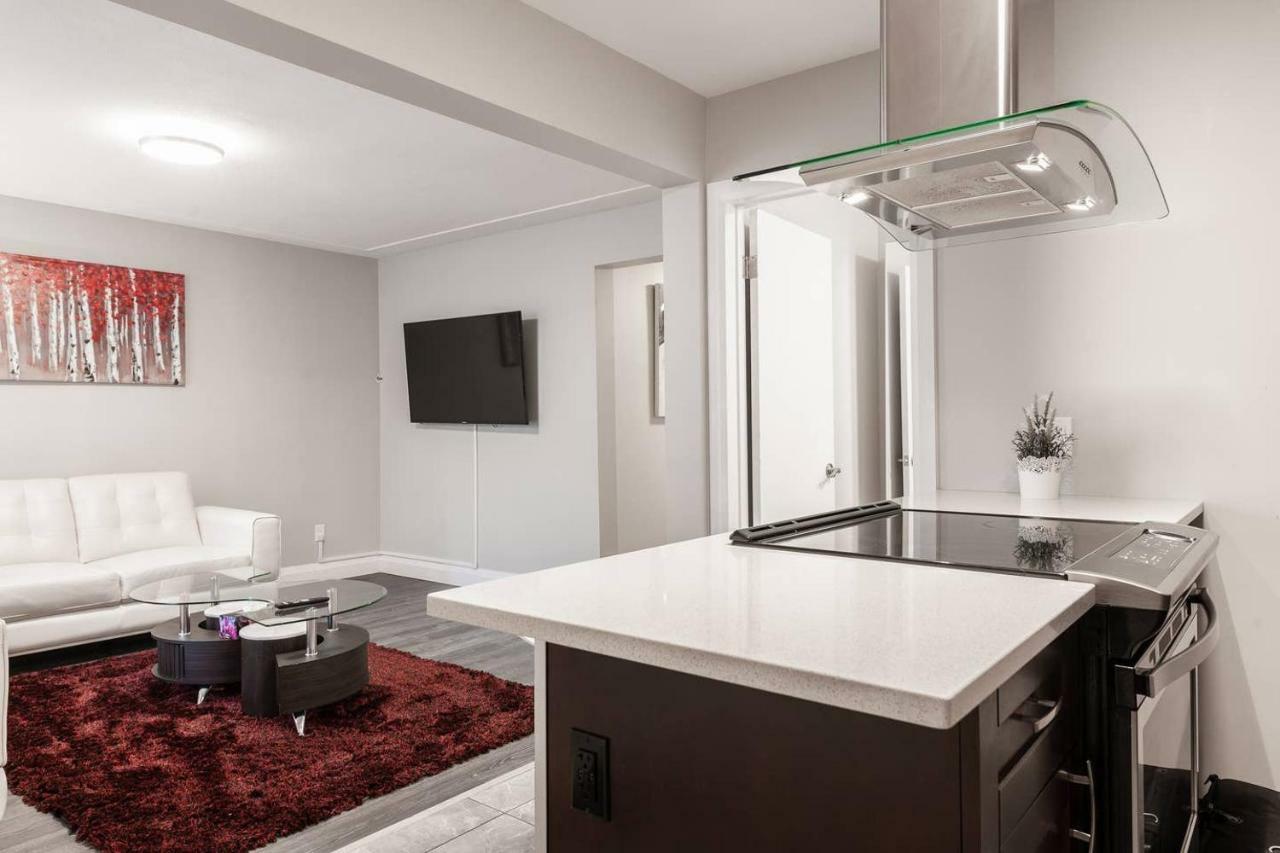 Entire 2 Bedroom Uptown - E1 Apartment *
