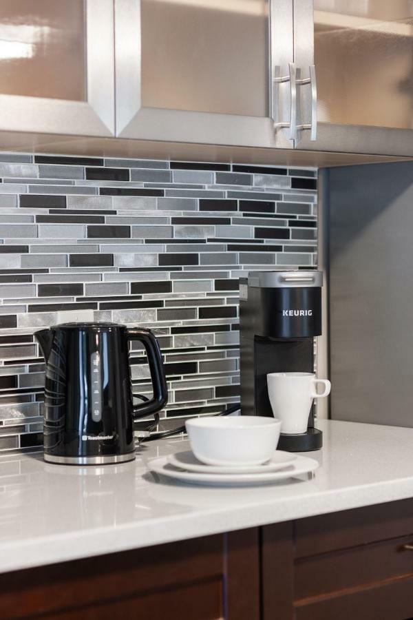 Apartment Entire 2 Bedroom Uptown - E2 *