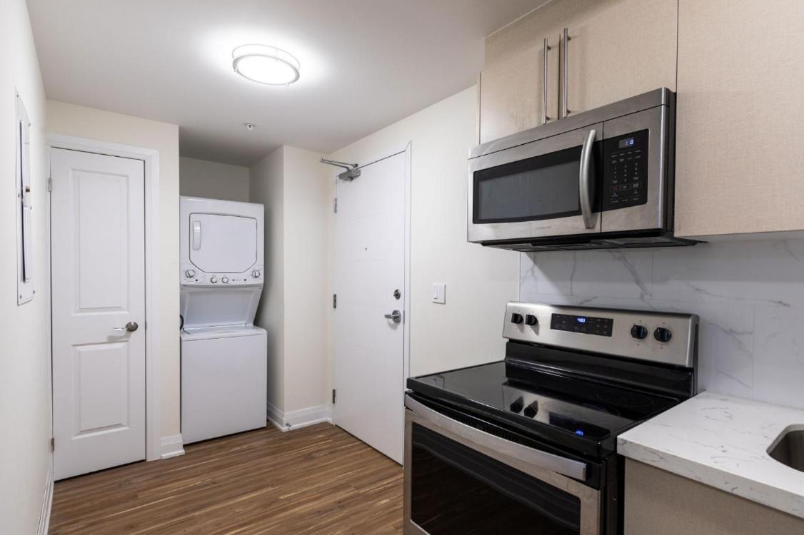 311 Batavia Pl Apartment *