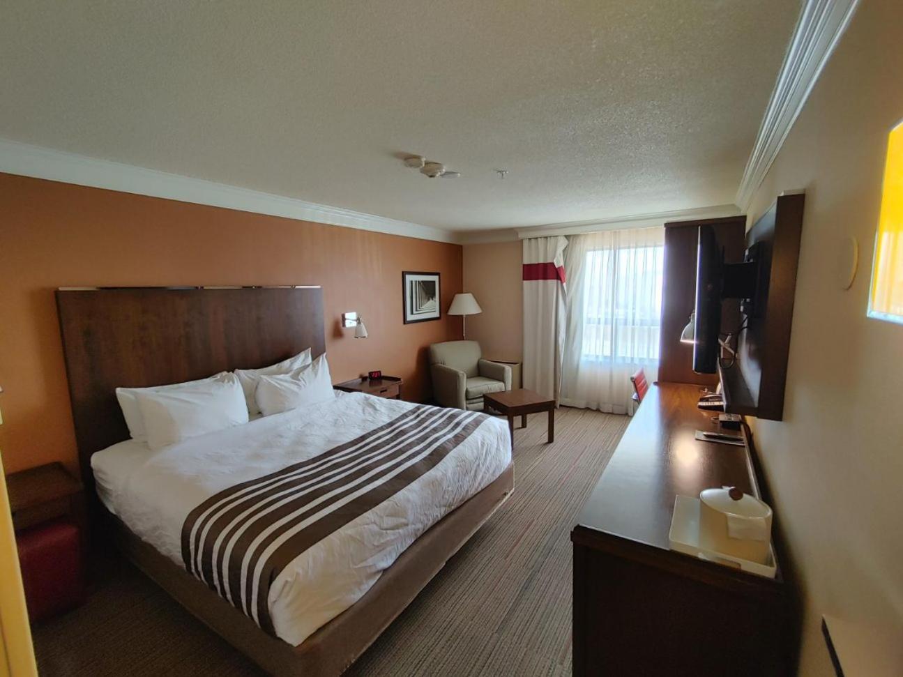 Hotel, Trademark Collection By Wyndham Hotel